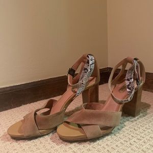 Halogen “Haley” Tan/Snake-print Heels US W 8.5